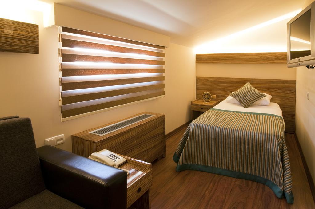 Hotel Buyuk Keban Istanbul Room photo