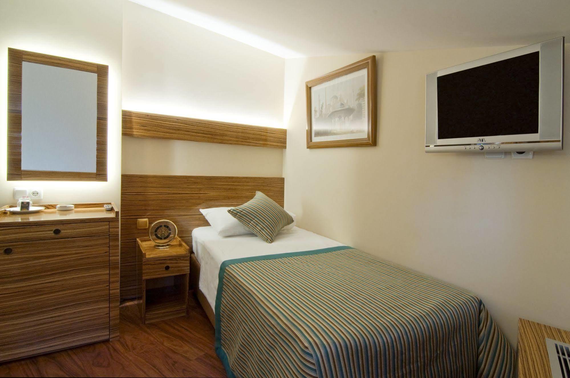 Hotel Buyuk Keban Istanbul Exterior photo